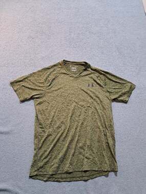 Under Armour Men's Tech T-Shirt Size Medium Green Heathered V Neck Short Sleeve